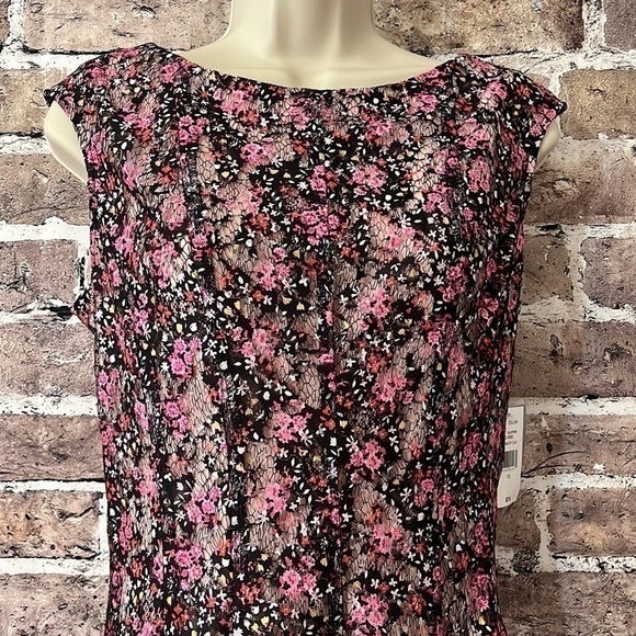 Danny and Nicole Sleeveless Dress - Picture 3 of 7